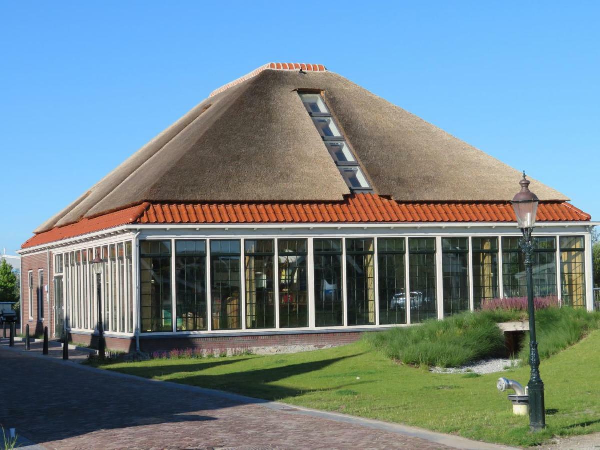 Luxurious Water Villa Uitdam Exterior foto